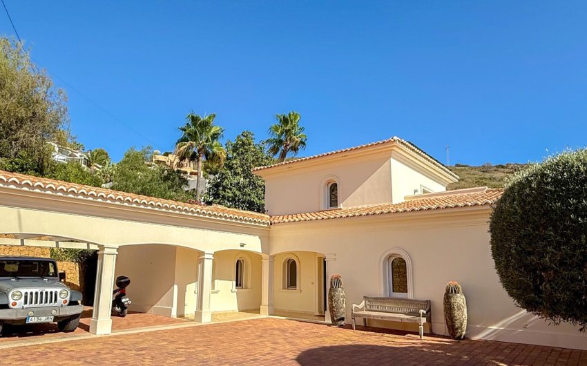 Resale - Villa -
Moraira - El Portet