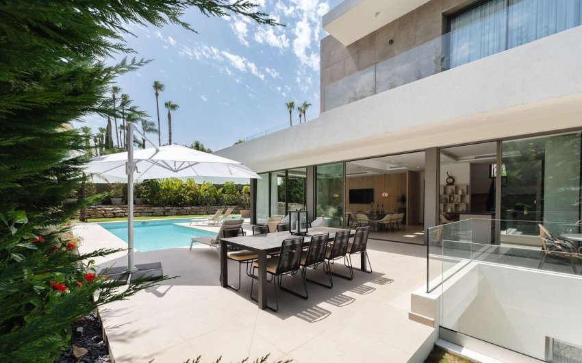 Resale - Villa -
Nueva Andalucía - Costa del Sol