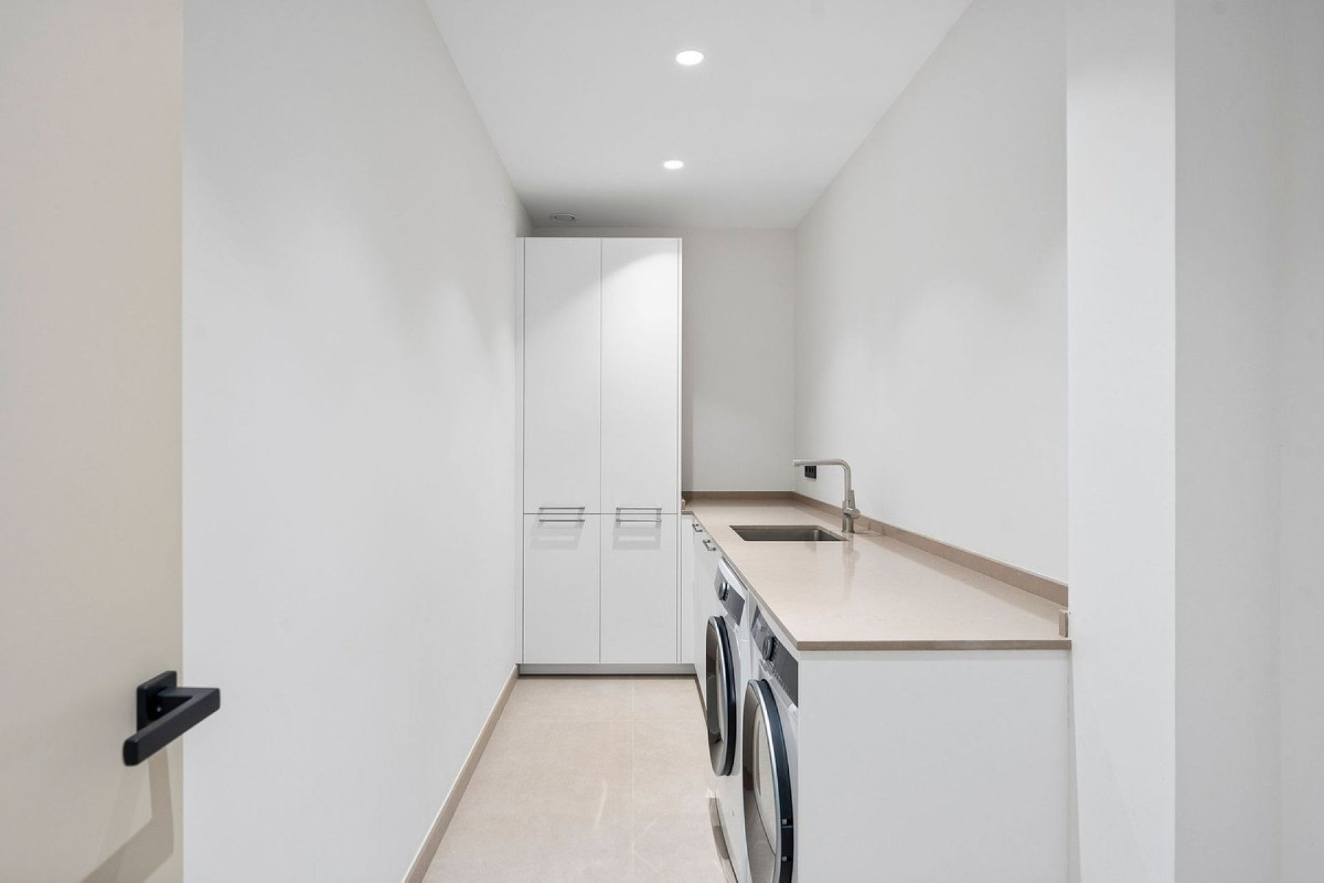 Resale - Villa -
Nueva Andalucía - Costa del Sol