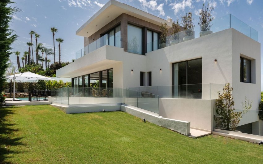 Resale - Villa -
Nueva Andalucía - Costa del Sol