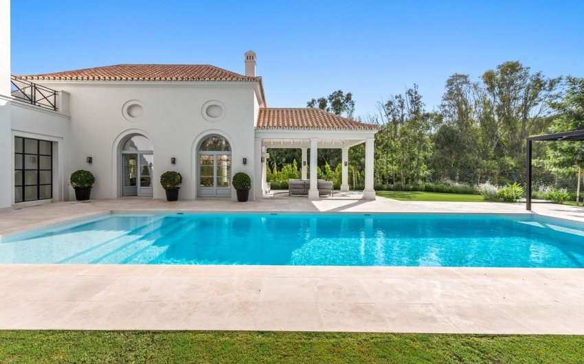 Resale - Villa -
Nueva Andalucía - Costa del Sol