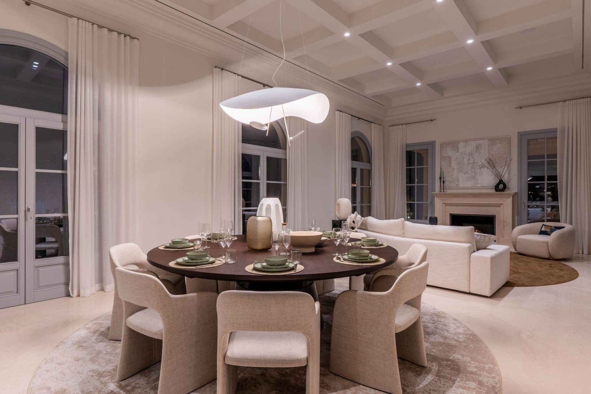 Resale - Villa -
Nueva Andalucía - Costa del Sol