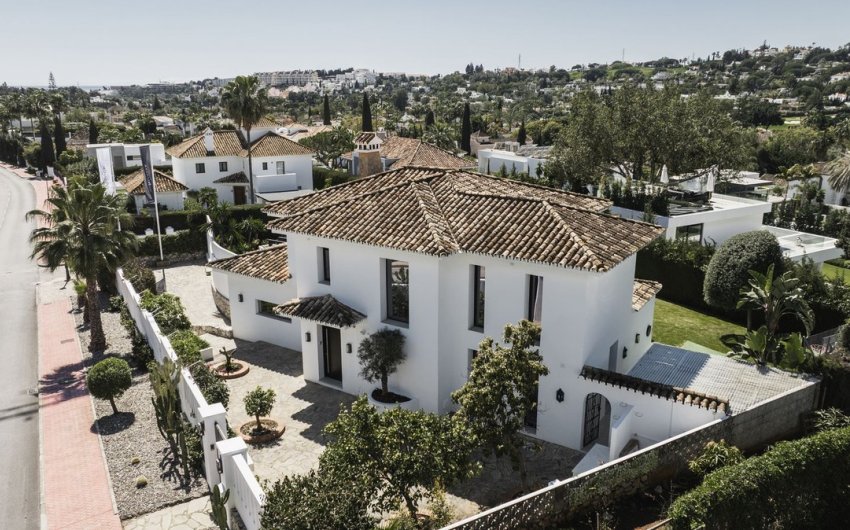 Resale - Villa -
Nueva Andalucía - Costa del Sol