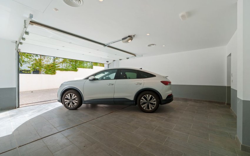 Resale - Villa -
Nueva Andalucía - Costa del Sol