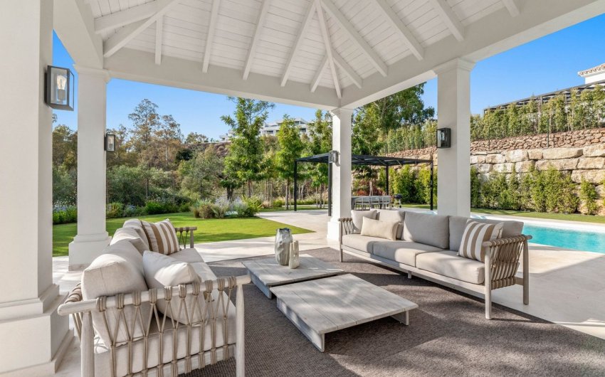 Resale - Villa -
Nueva Andalucía - Costa del Sol