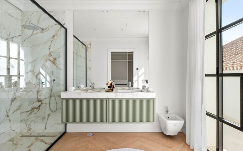 Resale - Villa -
Nueva Andalucía - Costa del Sol