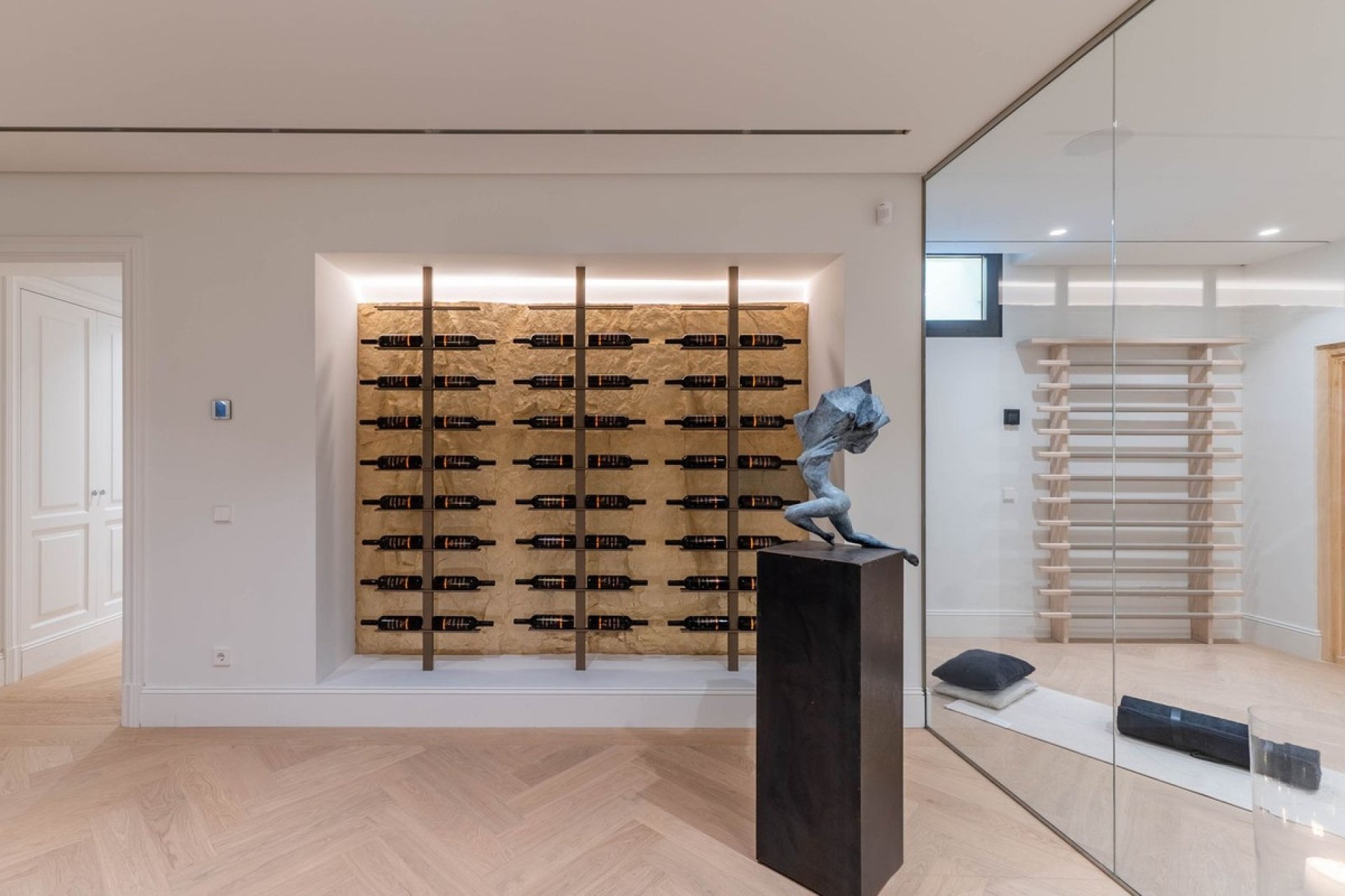 Resale - Villa -
Nueva Andalucía - Costa del Sol