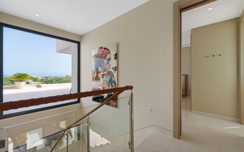 Resale - Villa -
Nueva Andalucía - Costa del Sol