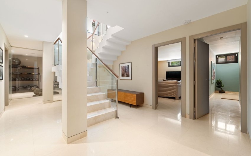 Resale - Villa -
Nueva Andalucía - Costa del Sol