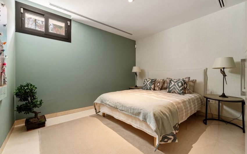 Resale - Villa -
Nueva Andalucía - Costa del Sol