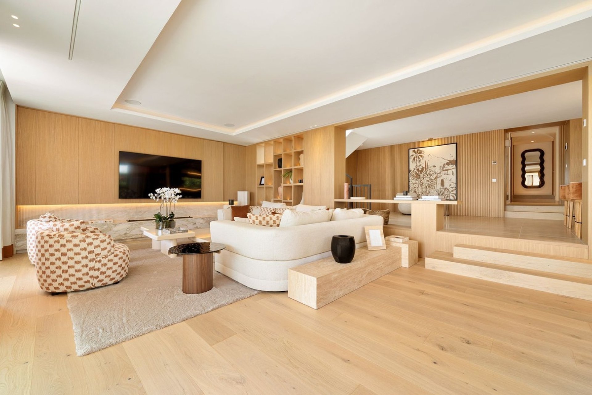 Resale - Villa -
Nueva Andalucía - Costa del Sol