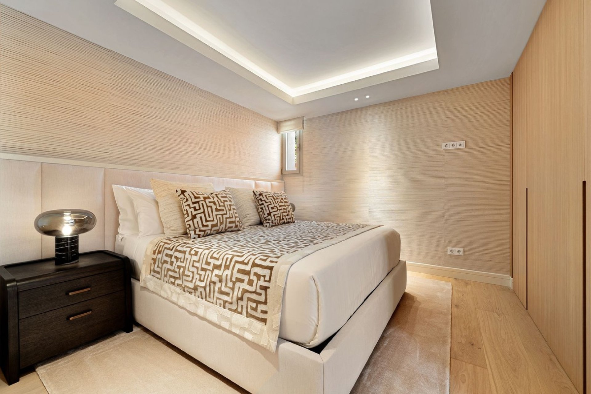 Resale - Villa -
Nueva Andalucía - Costa del Sol