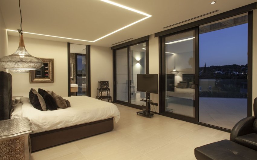 Resale - Villa -
Nueva Andalucía - Costa del Sol