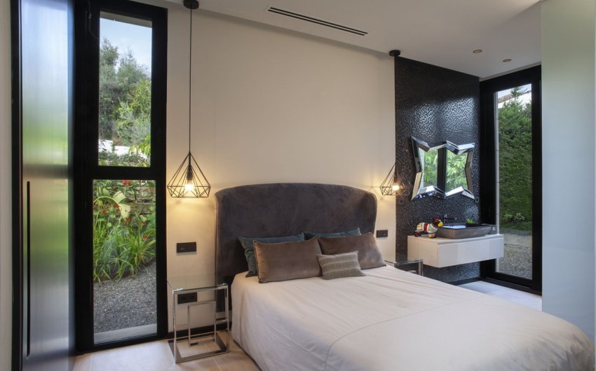 Resale - Villa -
Nueva Andalucía - Costa del Sol