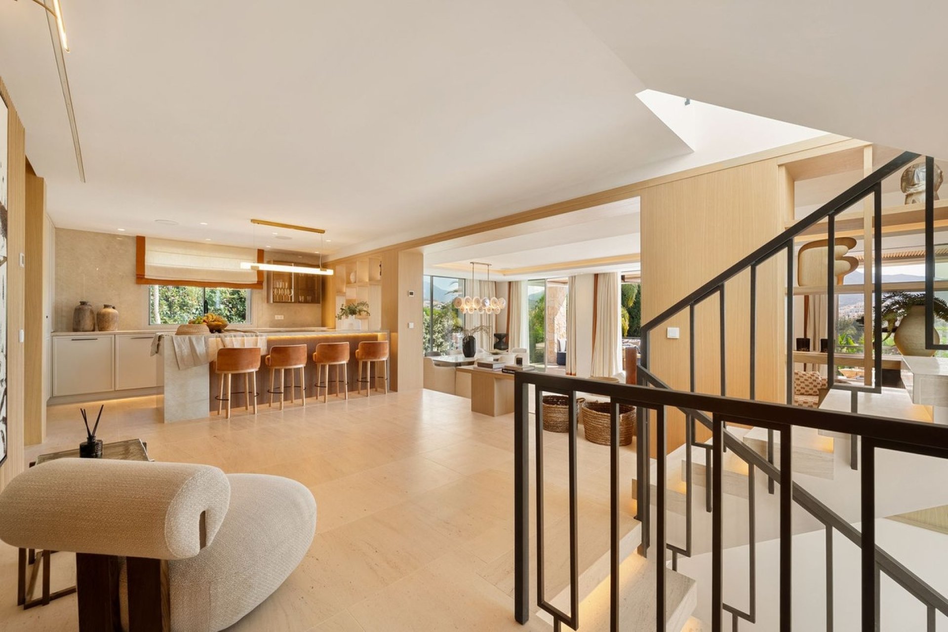 Resale - Villa -
Nueva Andalucía - Costa del Sol