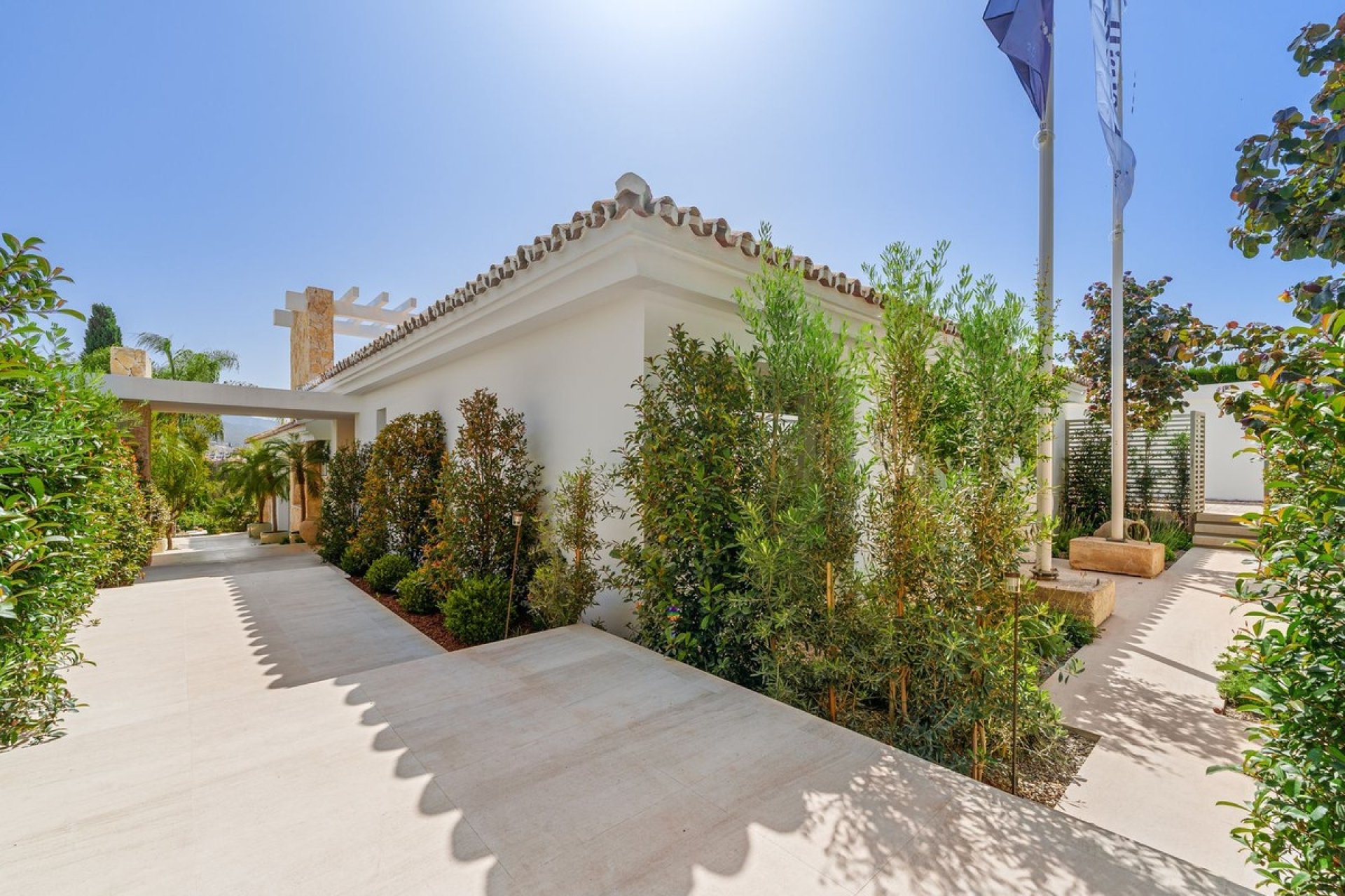 Resale - Villa -
Nueva Andalucía - Costa del Sol