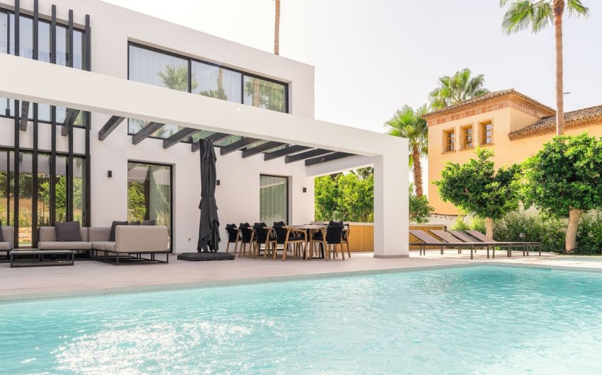 Resale - Villa -
Nueva Andalucía - Costa del Sol