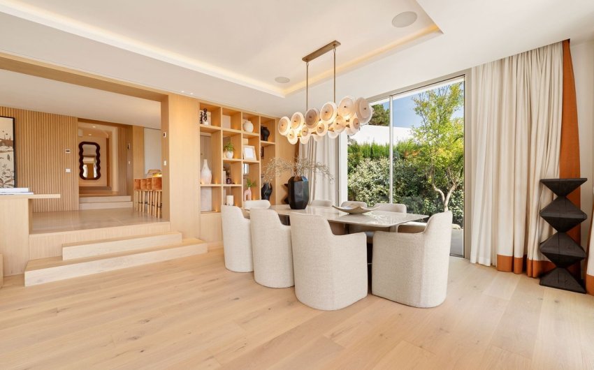 Resale - Villa -
Nueva Andalucía - Costa del Sol