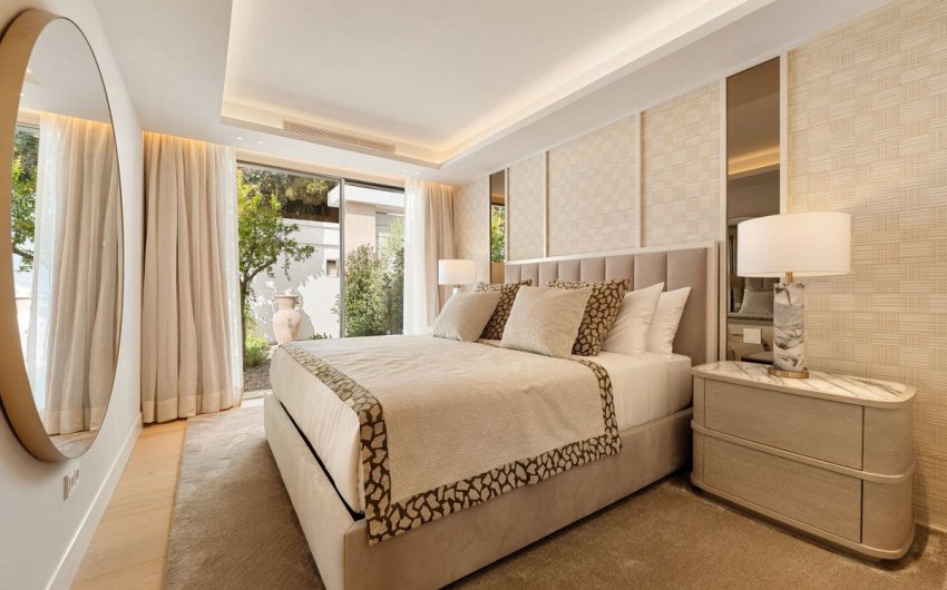 Resale - Villa -
Nueva Andalucía - Costa del Sol
