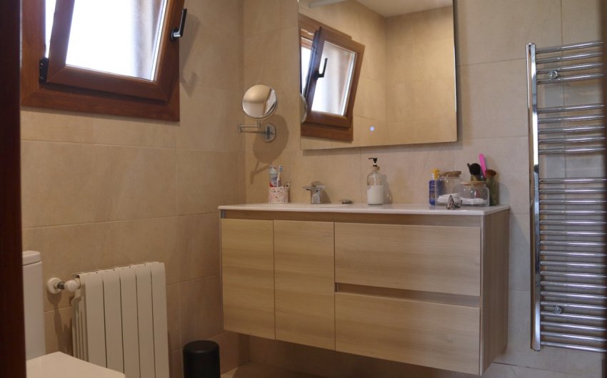 Resale - Villa -
Orba - Inland