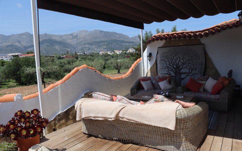 Resale - Villa -
Orba - Inland