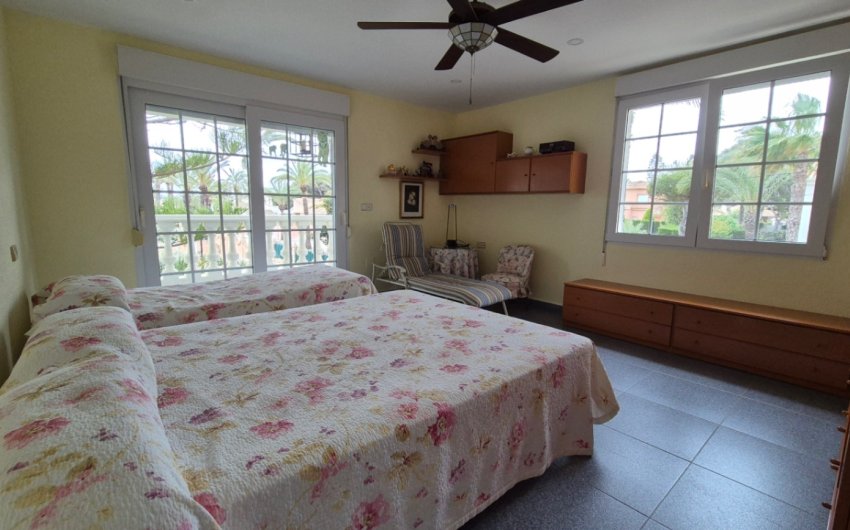 Resale - Villa -
Orihuela - Costa Blanca