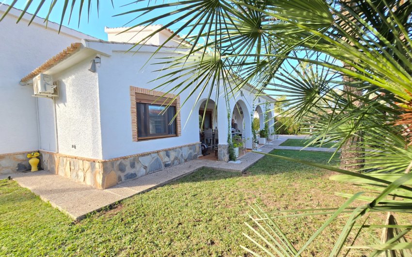Resale - Villa * -
Orihuela Costa - Cabo Roig *