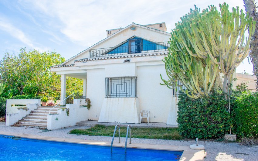 Resale - Villa -
Orihuela Costa - Cabo Roig