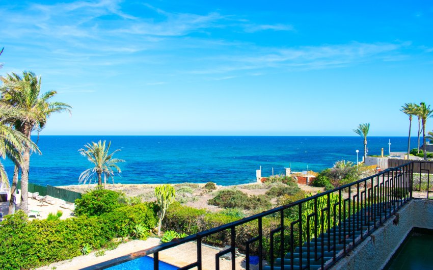 Resale - Villa -
Orihuela Costa - Cabo Roig