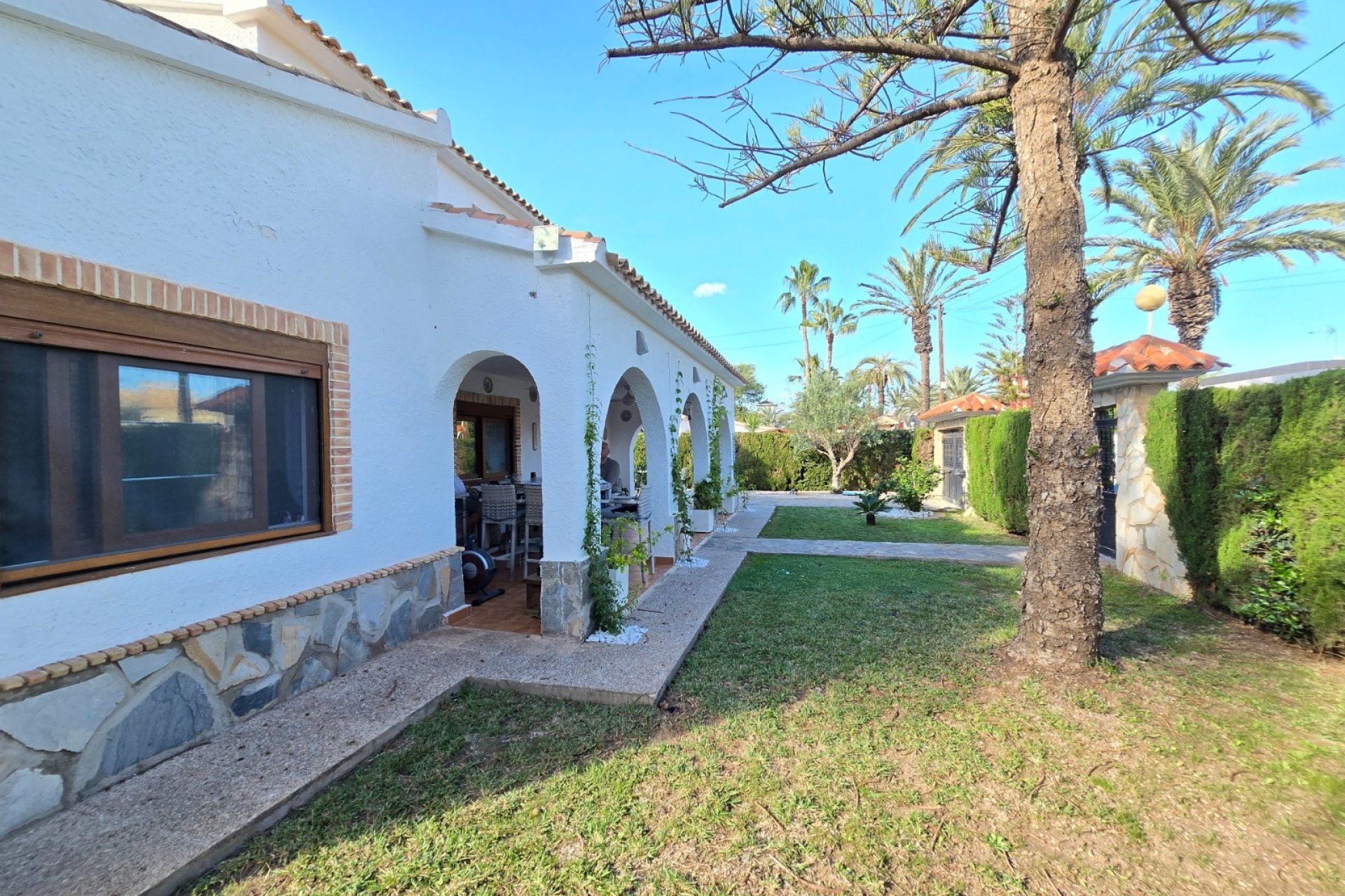 Resale - Villa * -
Orihuela Costa * - Cabo Roig *