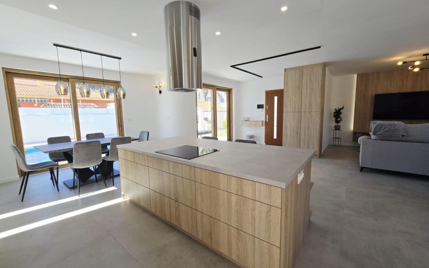 Resale - Villa -
Orihuela Costa - Cabo Roig