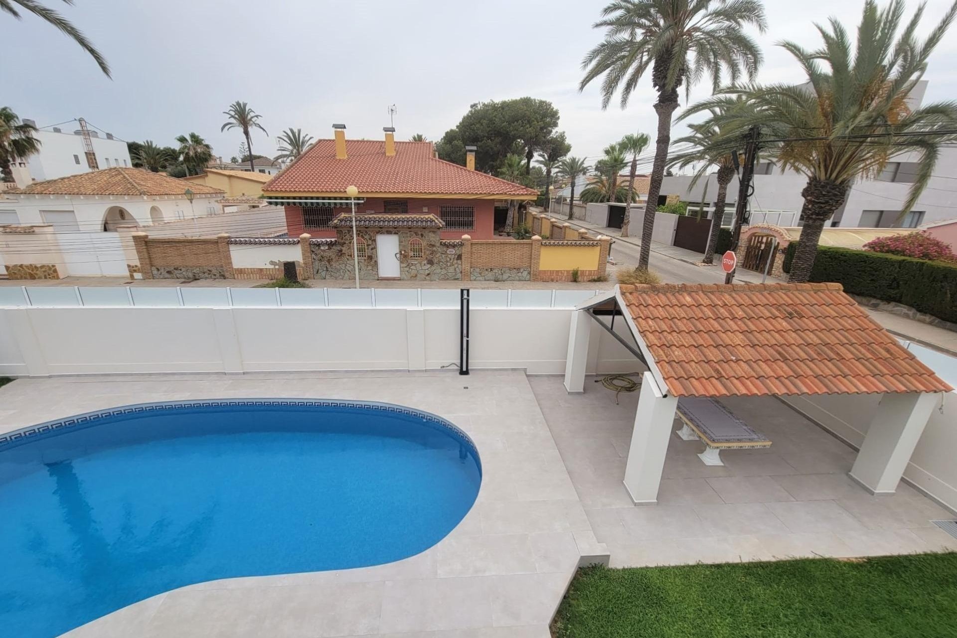 Resale - Villa -
Orihuela Costa - Cabo Roig