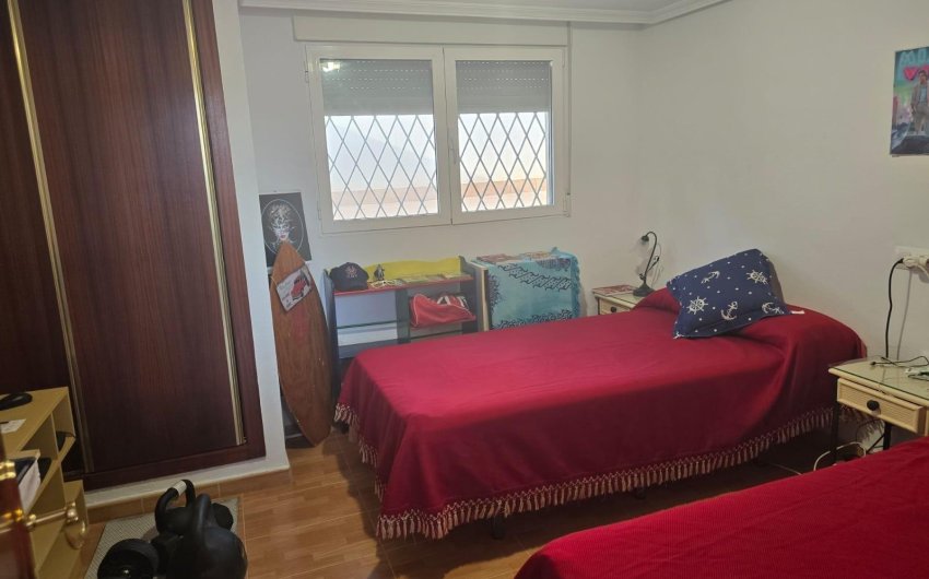 Resale - Villa -
Orihuela Costa - Campoamor