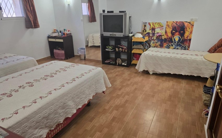Resale - Villa -
Orihuela Costa - Campoamor