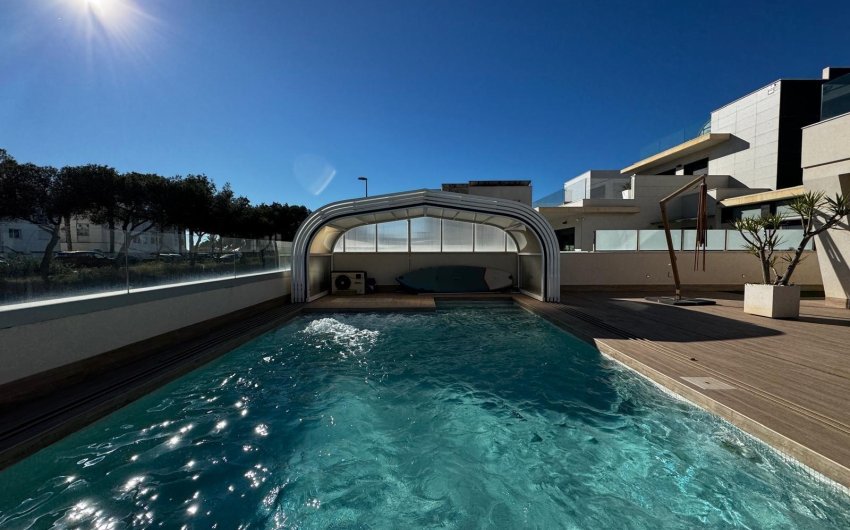 Resale - Villa -
Orihuela Costa - Campoamor