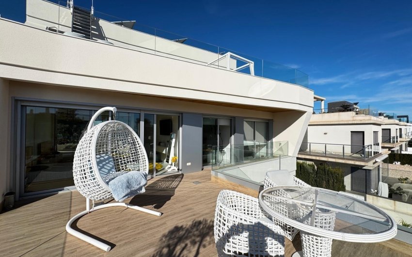 Resale - Villa -
Orihuela Costa - Campoamor