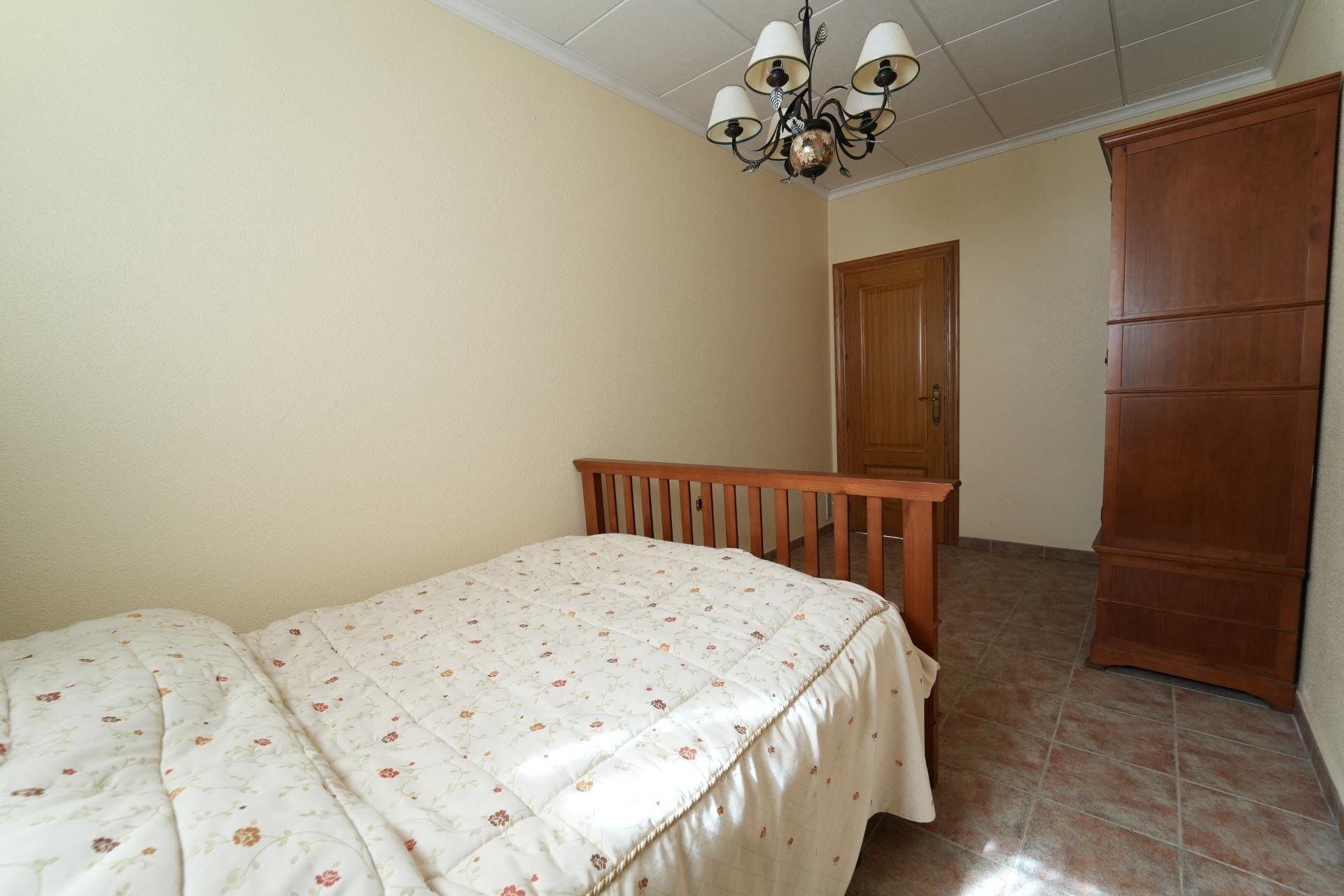 Resale - Villa -
Orihuela Costa - Campoamor
