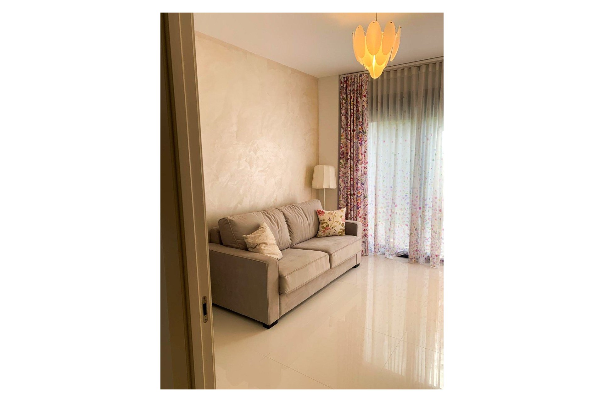 Resale - Villa -
Orihuela Costa - Campoamor