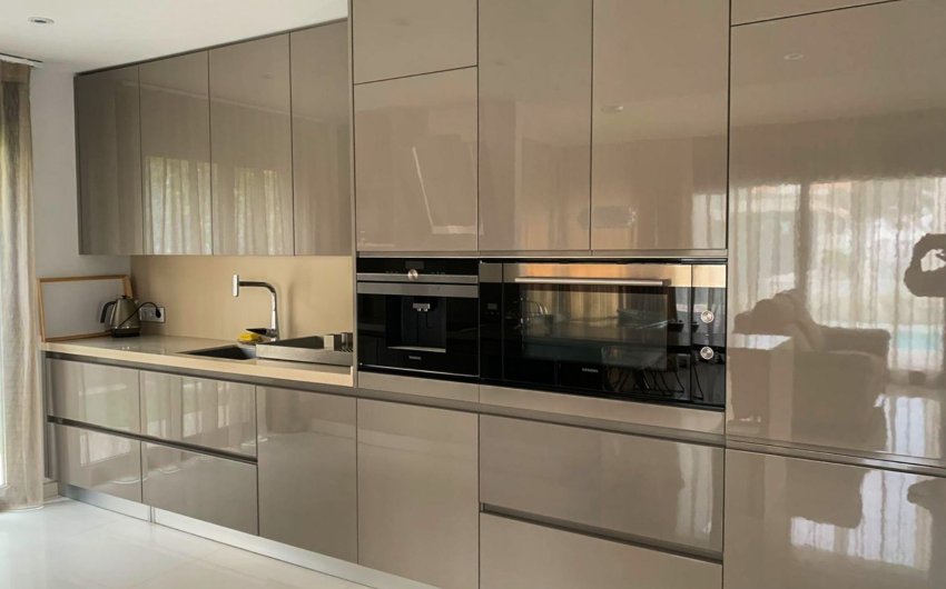 Resale - Villa -
Orihuela Costa - Campoamor