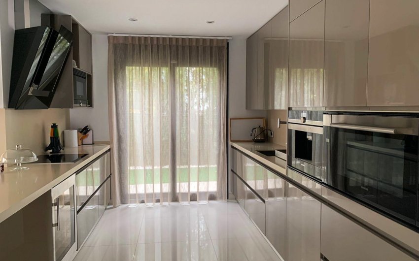 Resale - Villa -
Orihuela Costa - Campoamor