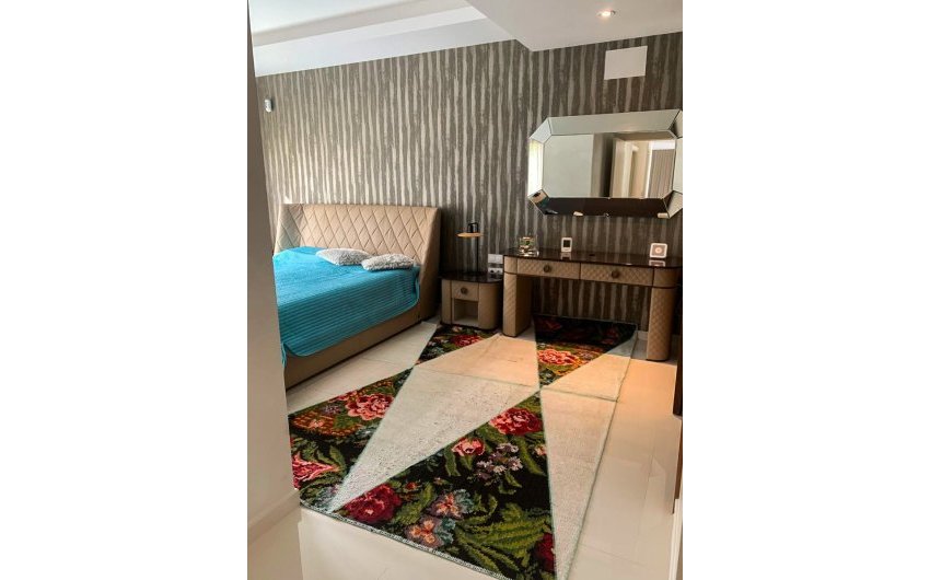 Resale - Villa -
Orihuela Costa - Campoamor