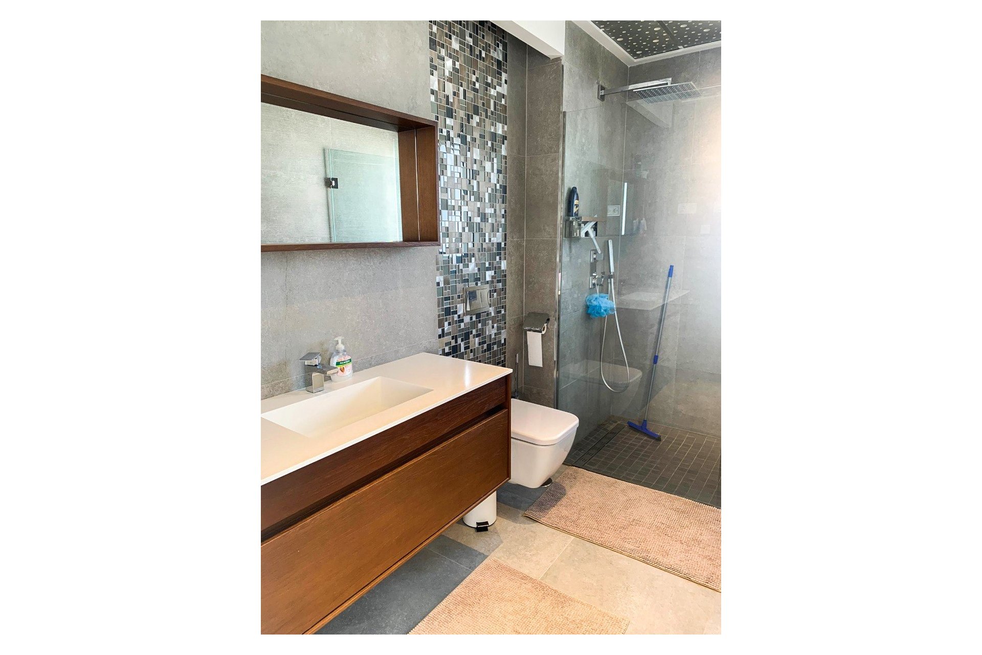 Resale - Villa -
Orihuela Costa - Campoamor