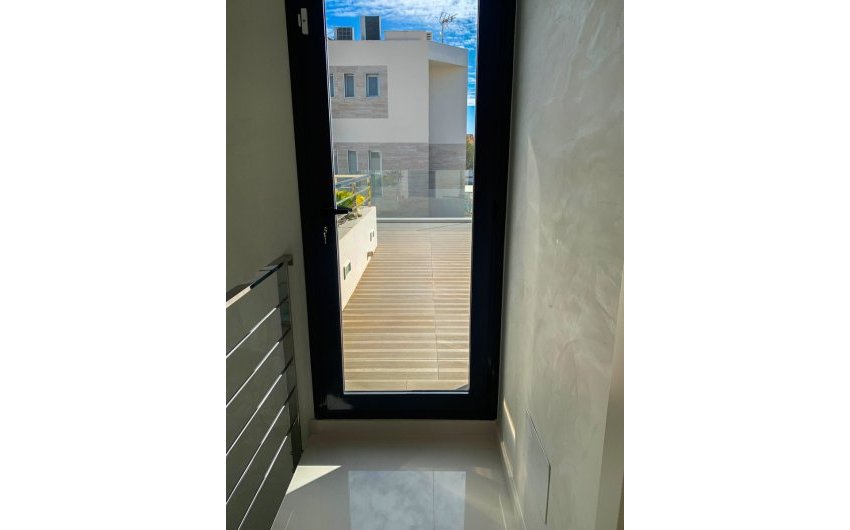 Resale - Villa -
Orihuela Costa - Campoamor