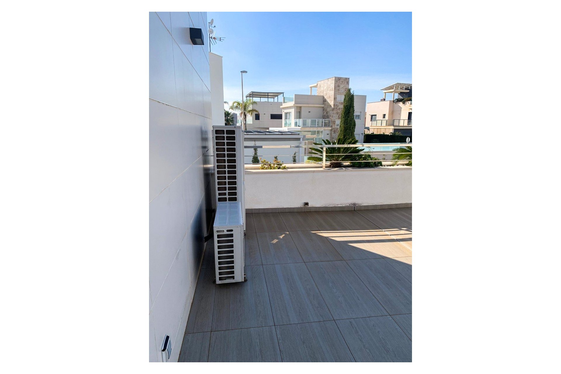 Resale - Villa -
Orihuela Costa - Campoamor