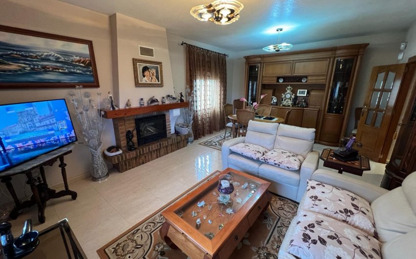 Resale - Villa -
Orihuela Costa - Campoamor