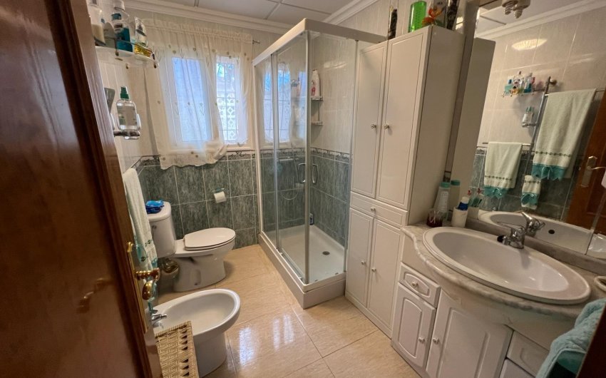 Resale - Villa -
Orihuela Costa - Campoamor