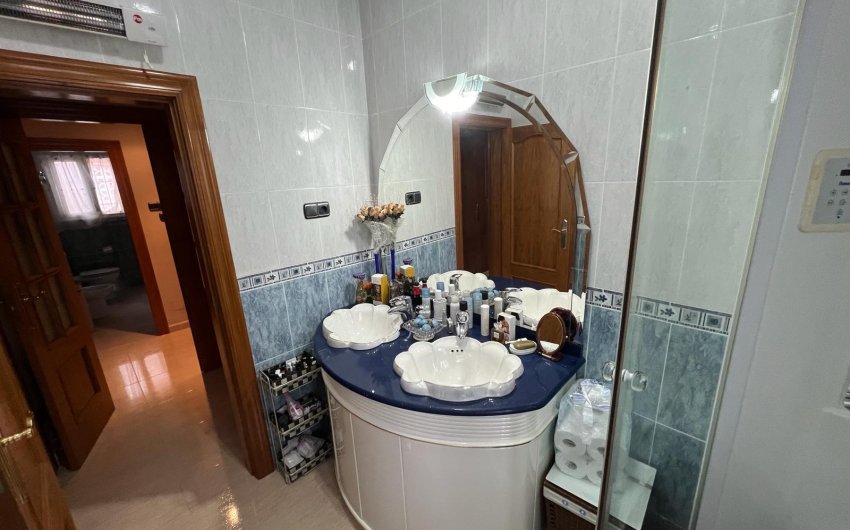 Resale - Villa -
Orihuela Costa - Campoamor