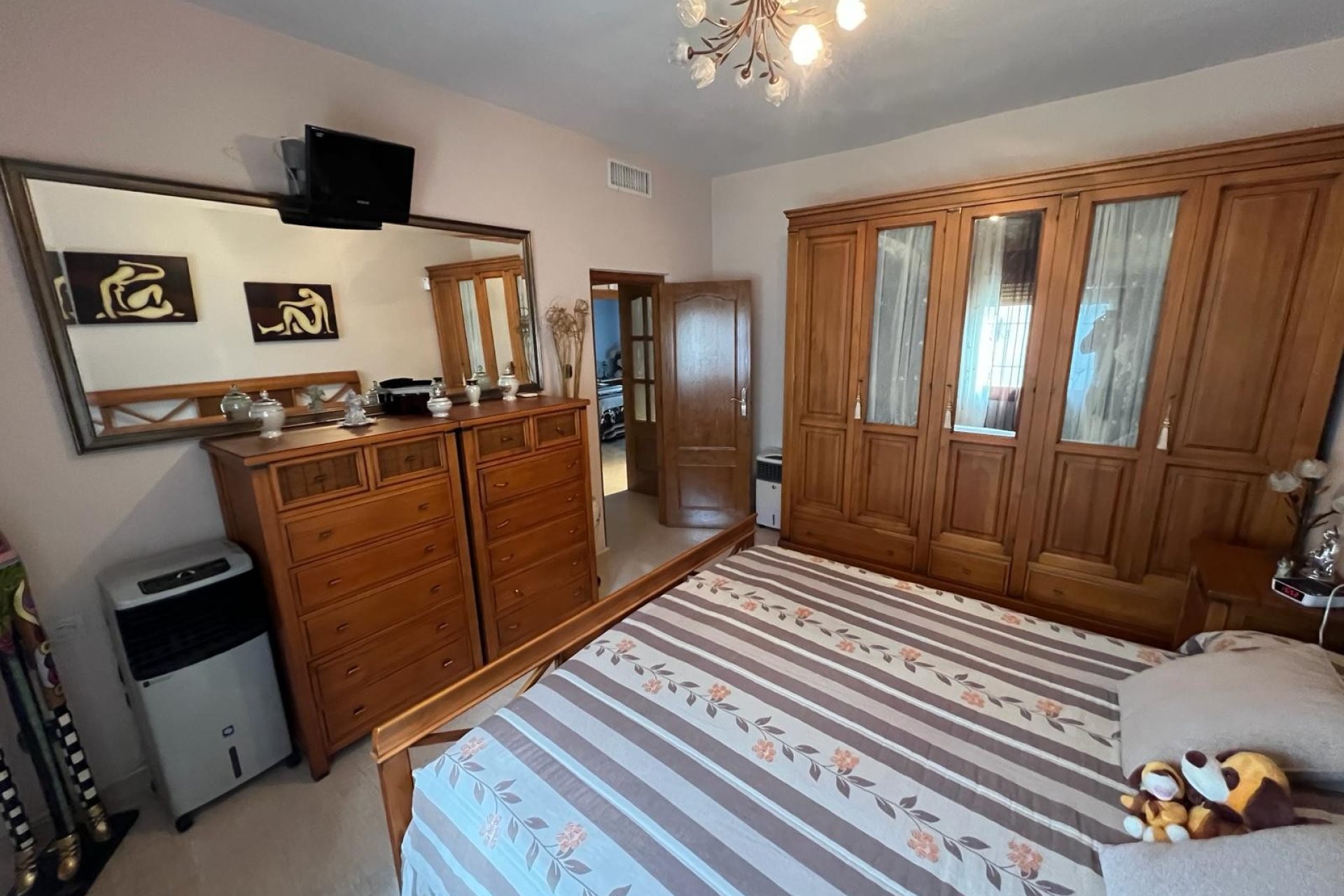 Resale - Villa -
Orihuela Costa - Campoamor