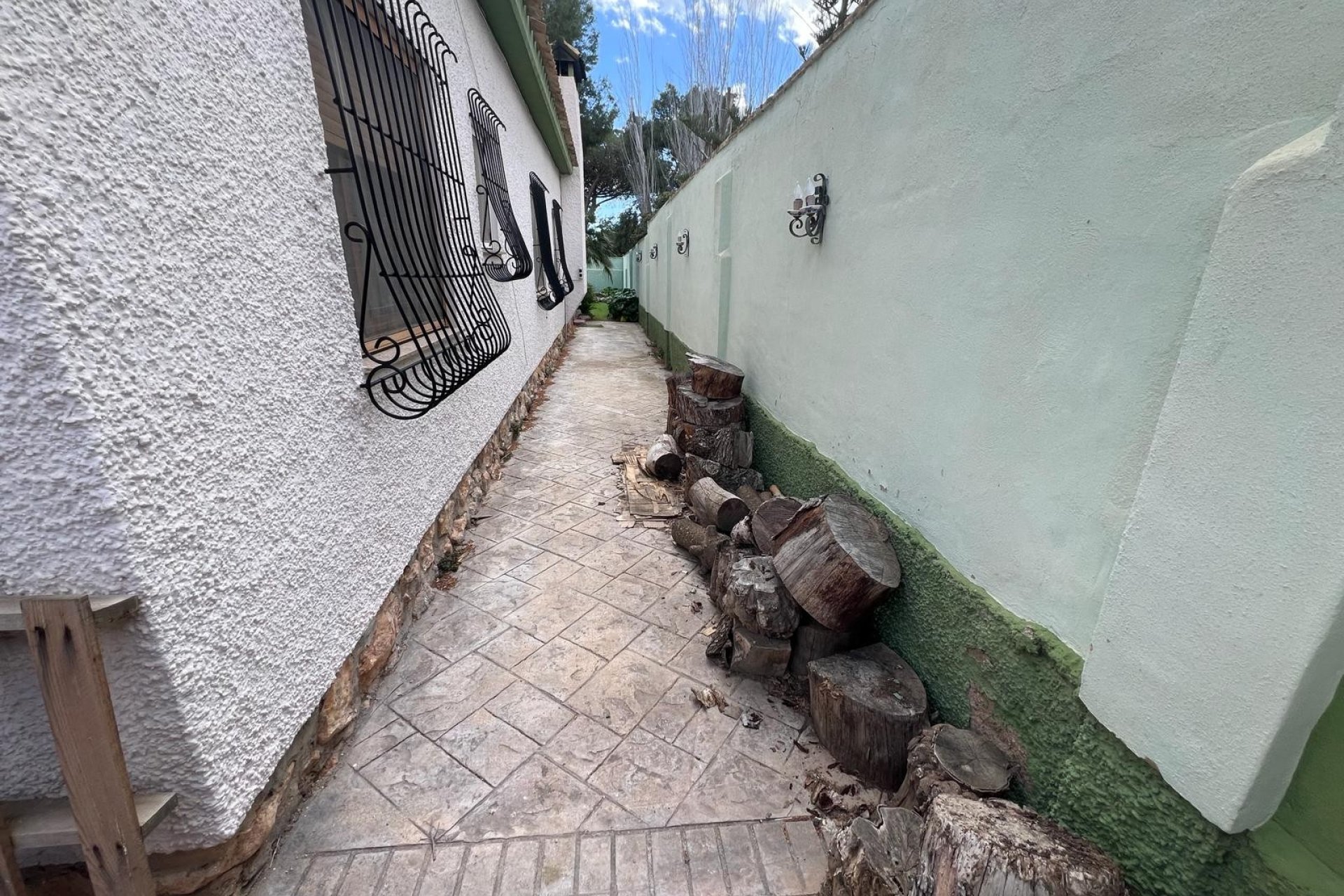 Resale - Villa -
Orihuela Costa - Campoamor