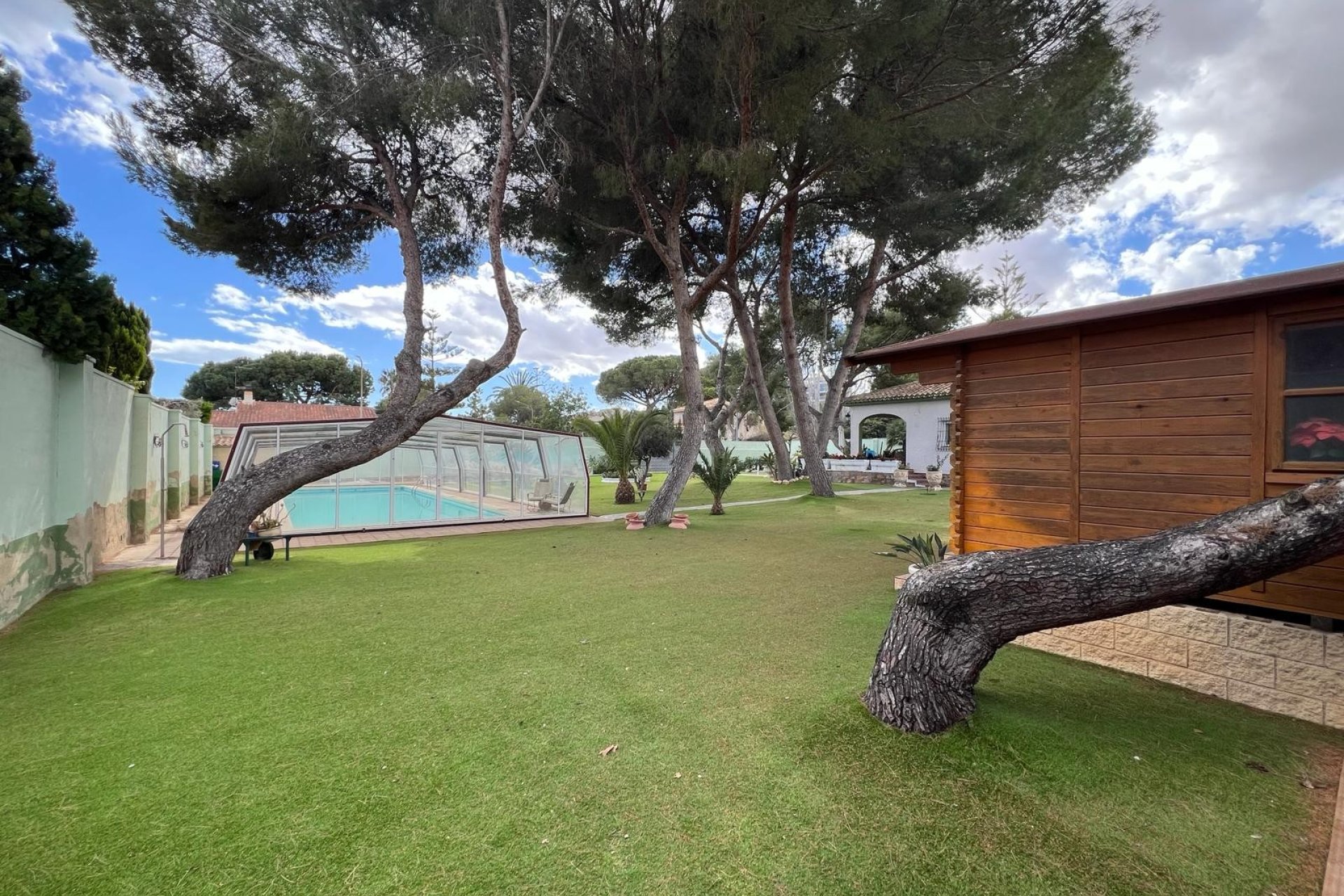 Resale - Villa -
Orihuela Costa - Campoamor